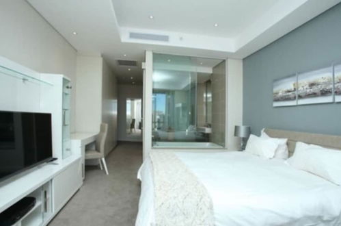 Photo 8 - Sandton Skye Apartment - 616