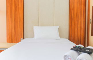 Foto 2 - Cozy Studio At Springlake Summarecon Bekasi Apartment