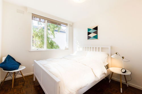 Photo 3 - ROSIE, 2BDR St.Kilda Apartment