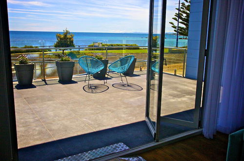 Photo 26 - Penguin Beachfront Apartments