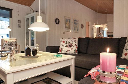 Photo 10 - 6 Person Holiday Home in Albaek