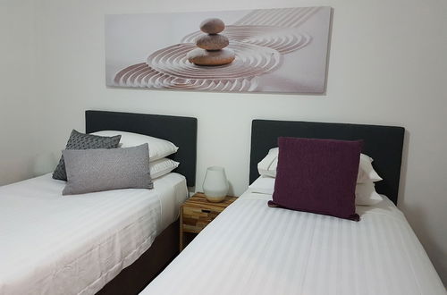 Photo 3 - Beau Monde Apartments Newcastle - Worth Place Apartment