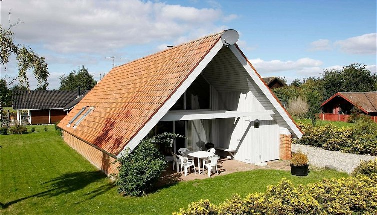 Photo 1 - 8 Person Holiday Home in Juelsminde