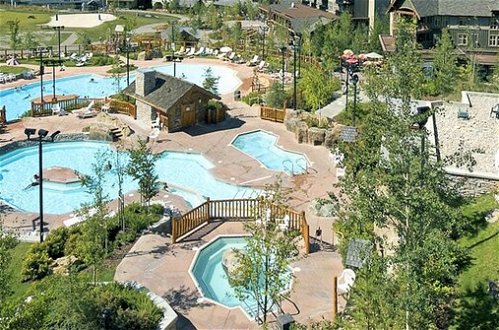 Foto 13 - SPACIOUS Studio | Ski In/Out | Pool & Hot Tubs | in the Heart of PANORAMA RESORT