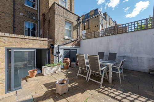 Foto 14 - Attractive Apartment With Private Patio in Fashionable Fulham by Underthedoormat