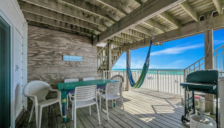 Photo 1 - Weekender by Avantstay Gorgeous Beach Front Home w/ Ocean View