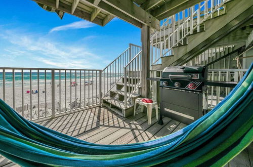 Photo 7 - Weekender by Avantstay Gorgeous Beach Front Home w/ Ocean View