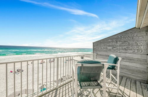 Foto 31 - Weekender by Avantstay Gorgeous Beach Front Home w/ Ocean View