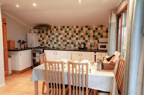 Photo 15 - Merlins Cabin - 2 Bedroom Cabin - Blaen Cedi Farm - Penclawdd