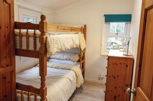 Photo 9 - Merlins Cabin - 2 Bedroom Cabin - Blaen Cedi Farm - Penclawdd