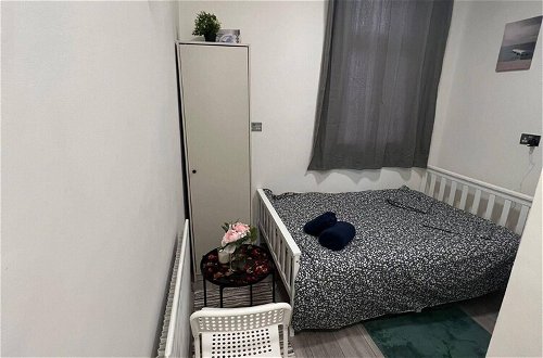 Photo 3 - Lovely Apartment Close to Acton Central Station