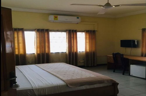 Photo 6 - Room in B&B - Double Room With Garden View in Accra