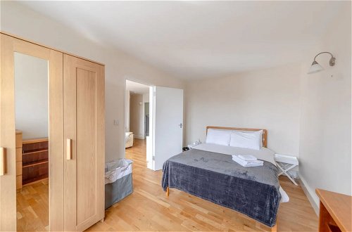 Foto 5 - Cosy 3 Bedroom Flat in North London
