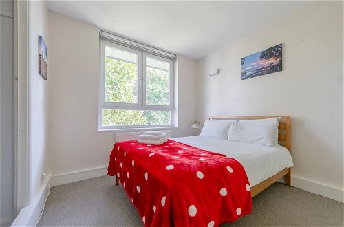 Foto 14 - Cosy 3 Bedroom Flat in North London