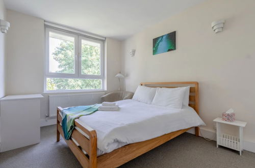 Photo 10 - Cosy 3 Bedroom Flat in North London