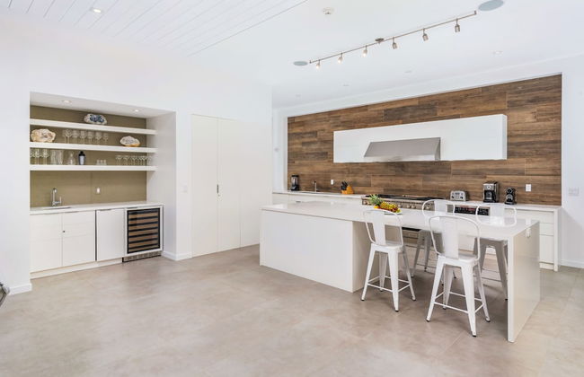 Beach Enclave - Photo 2