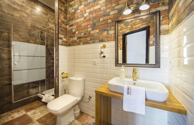 Secret Apartments - Photo 59