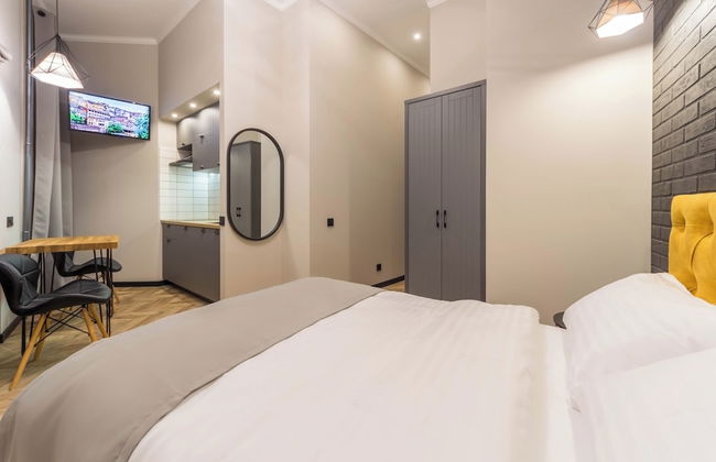 Secret Apartments - Photo 31