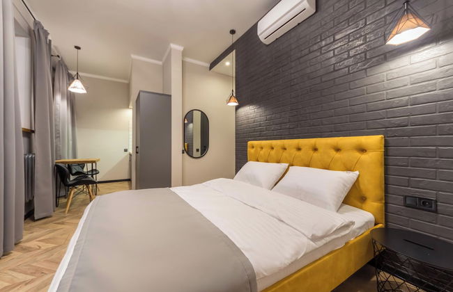 Secret Apartments - Photo 35