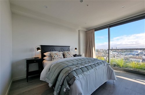 Photo 12 - Luxe Apt w Harbour-Sunset Views -Parking