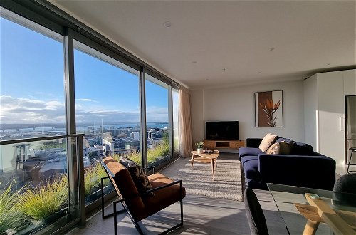 Photo 32 - Luxe Apt w Harbour-Sunset Views -Parking
