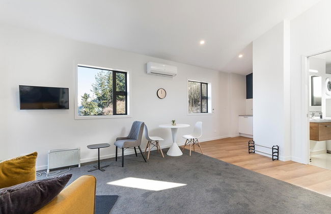 Modern One Bedroom Apartment with Lake View - Foto 6