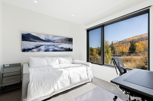 Photo 3 - Modern Mountain Retreat