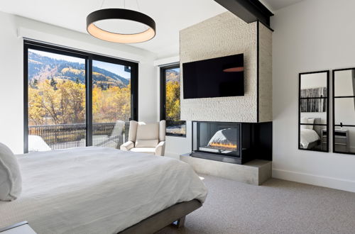 Photo 8 - Modern Mountain Retreat