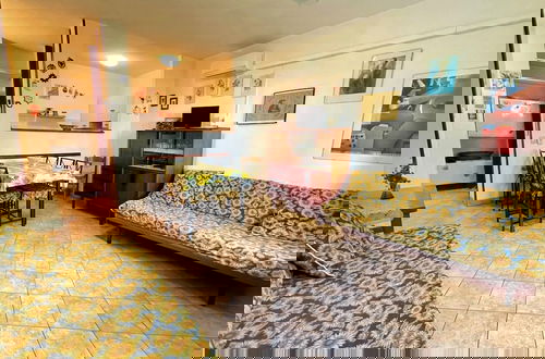Photo 4 - Cozy Apartment With Seaview for 5