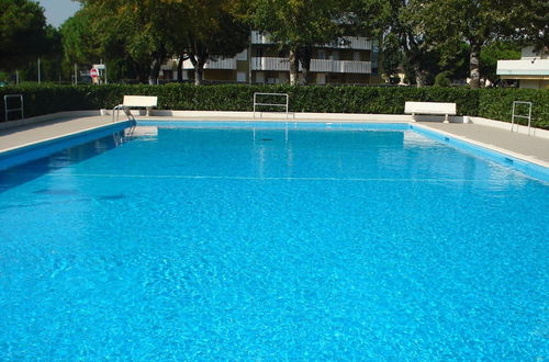 Photo 7 - Modern Apartment With Pool and Seaview