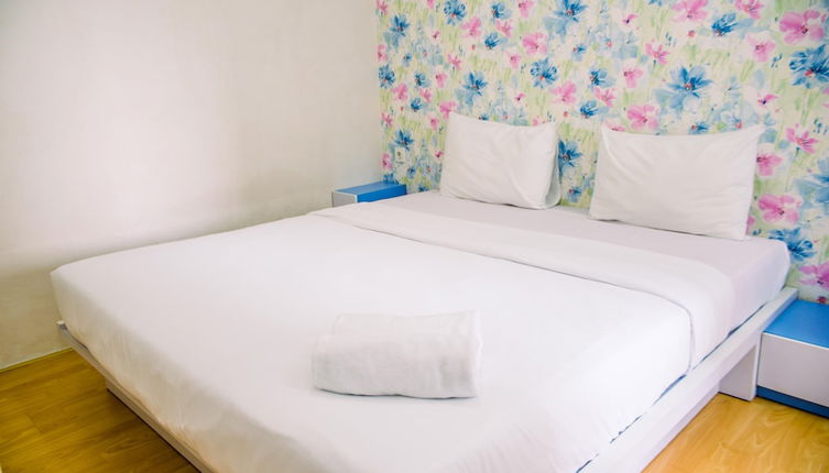 Photo 1 - Comfort 1Br With Wardrobe Room At Green Bay Pluit Apartment