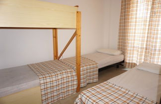 Foto 3 - Homely Apartment for up to 6 Guests With Pool
