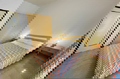 Foto 6 - Homely Apartment With Shared Pool