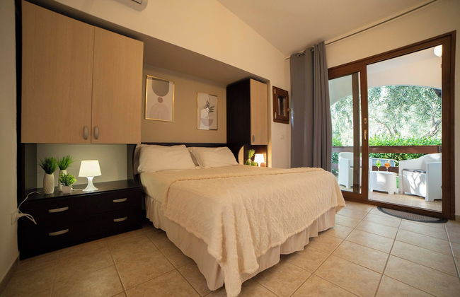 "melograno" Holiday Home Featured With Swimming Pool and Private Beach - Photo 4