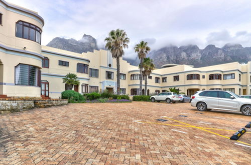 Foto 23 - On the Beach in Camps Bay - Fully Equipped 2 Bedroom Apartment