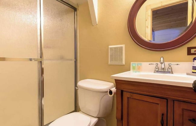 Zephyr by Avantstay Stylish Modified A Frame w/ Access To Tahoe Donner - Foto 13