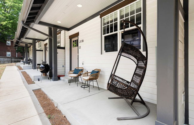 Waverly by Avantstay Nashville-inspired Townhome w/ Luxury Kitchen, Pool Table - Photo 42