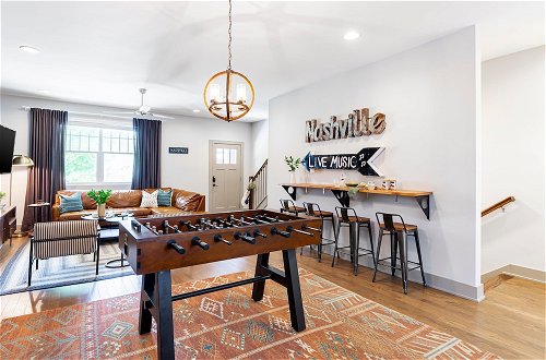 Foto 38 - Waverly by Avantstay Nashville-inspired Townhome w/ Luxury Kitchen, Pool Table