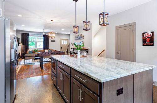 Foto 20 - Waverly by Avantstay Nashville-inspired Townhome w/ Luxury Kitchen, Pool Table