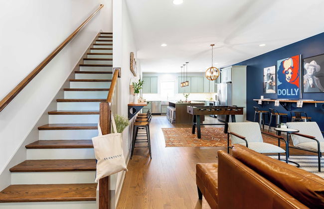 Waverly by Avantstay Nashville-inspired Townhome w/ Luxury Kitchen, Pool Table - Photo 32