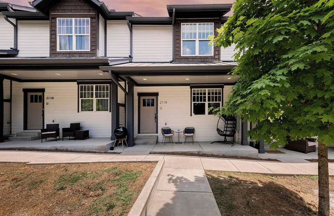 Waverly by Avantstay Nashville-inspired Townhome w/ Luxury Kitchen, Pool Table - Photo 43