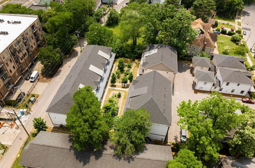 Photo 17 - Waverly by Avantstay Nashville-inspired Townhome w/ Luxury Kitchen, Pool Table