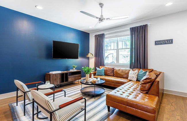 Waverly by Avantstay Nashville-inspired Townhome w/ Luxury Kitchen, Pool Table - Photo 46