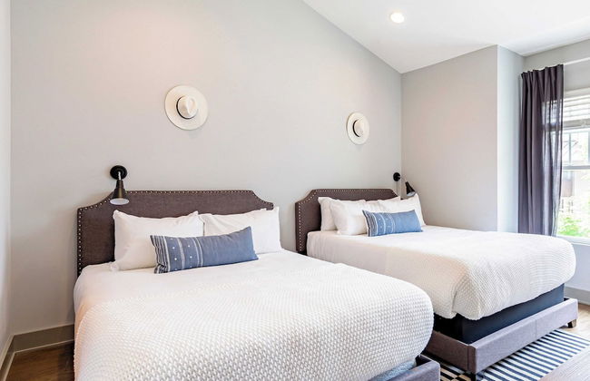 Waverly by Avantstay Nashville-inspired Townhome w/ Luxury Kitchen, Pool Table - Photo 22