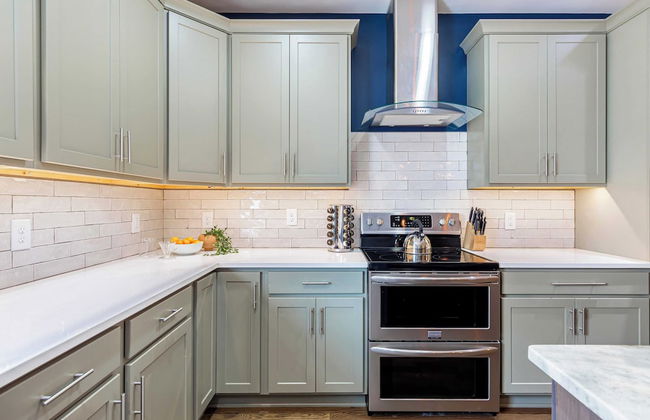 Waverly by Avantstay Nashville-inspired Townhome w/ Luxury Kitchen, Pool Table - Photo 29