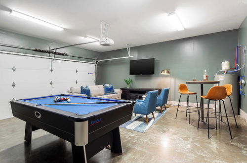 Photo 11 - Waverly by Avantstay Nashville-inspired Townhome w/ Luxury Kitchen, Pool Table