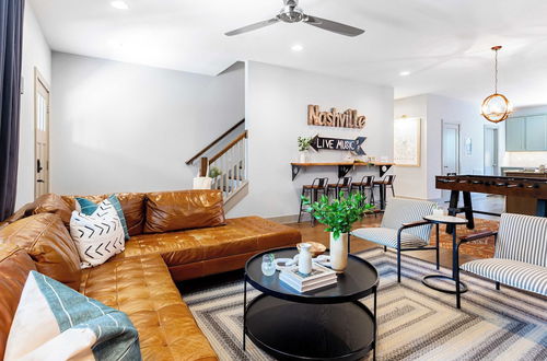 Foto 19 - Waverly by Avantstay Nashville-inspired Townhome w/ Luxury Kitchen, Pool Table