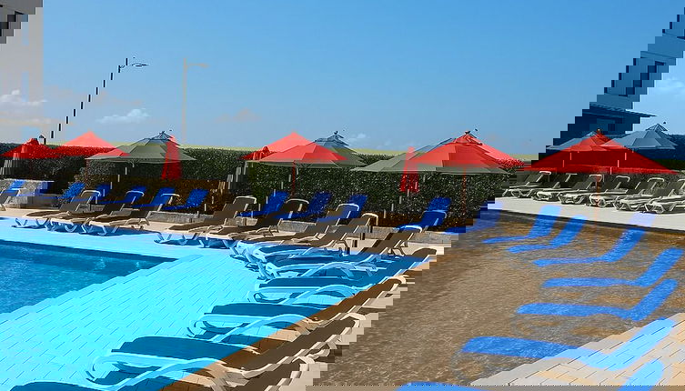 Foto 1 - Warmth, Comfort, and Sea Views Porto Said Stay