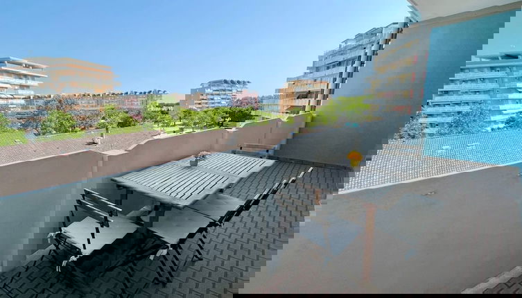 Foto 1 - Modern Apartment With Balcony