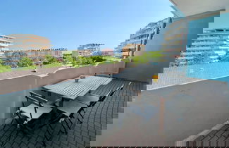Foto 1 - Modern Apartment With Balcony